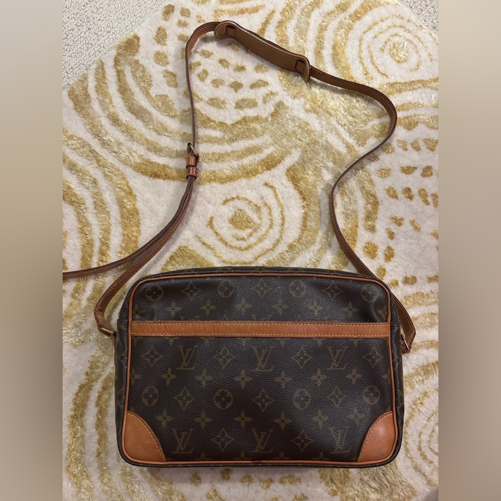 Louis Vuitton Trocadero crossbody
